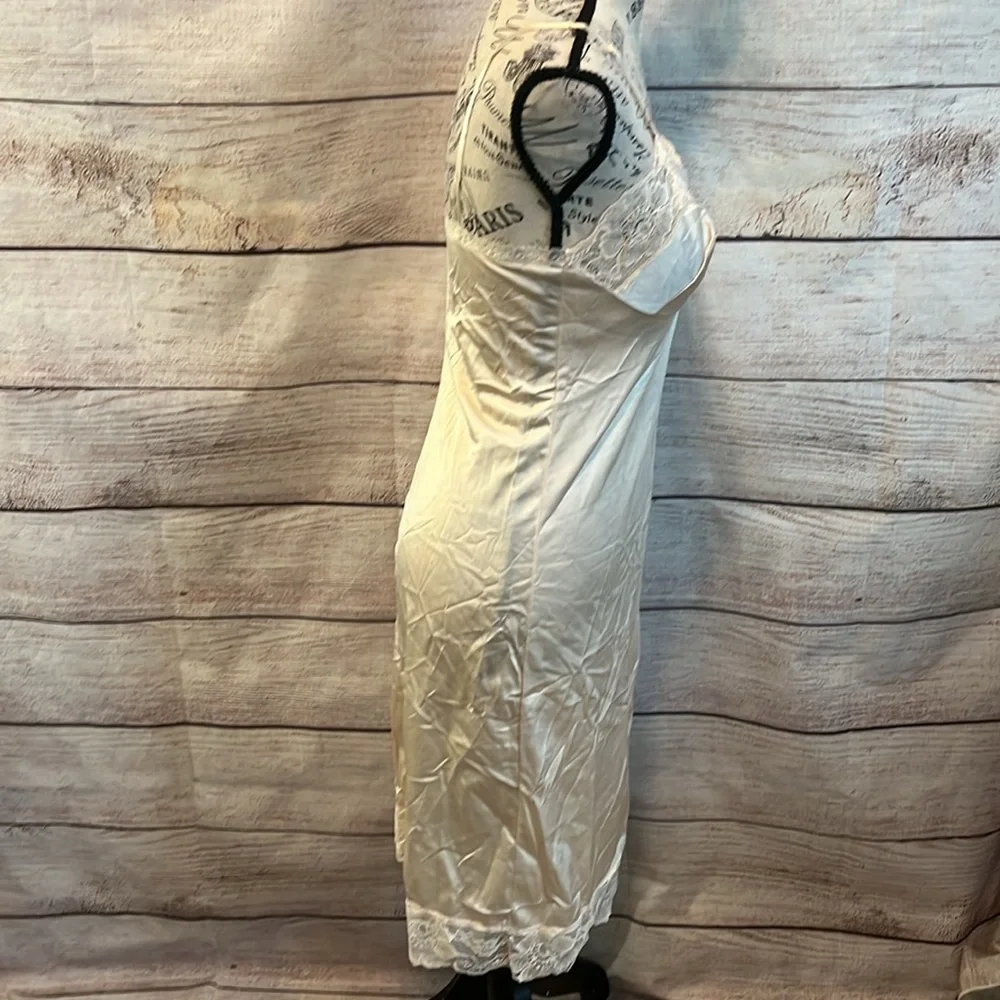 Kayser Vintage Full Slip Lingerie Adjustable Straps Lace Trim Size 32 USA